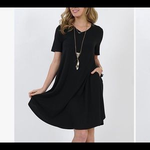 Zenana Short Sleeve Swing Dress With Pockets - Black